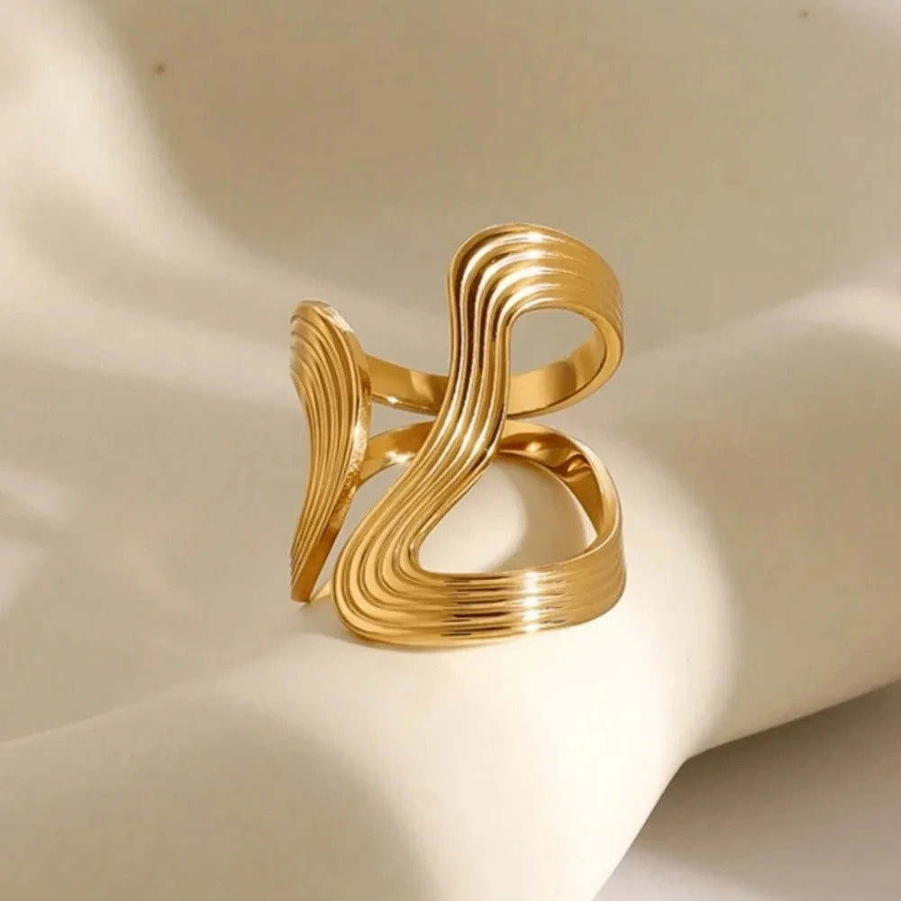 New! Wave Gold Ring Adjustable (1049) NWOT